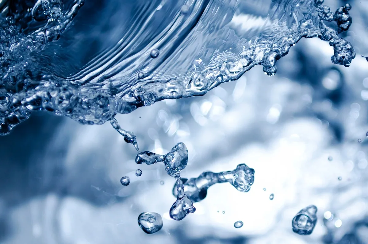 Clear water drops